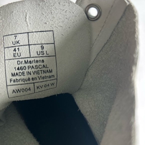 Dr. Martens 1460 Pascal White Genuine Leather Combat Boots size 9 - Picture 13 of 15